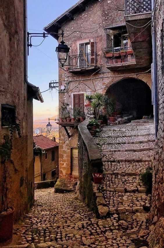 Secrets of the Aragonese King